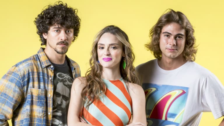 Jerônimo (Jesuíta Barbosa), Manuela (Isabelle Drummond) e João (Rafael Vitti)