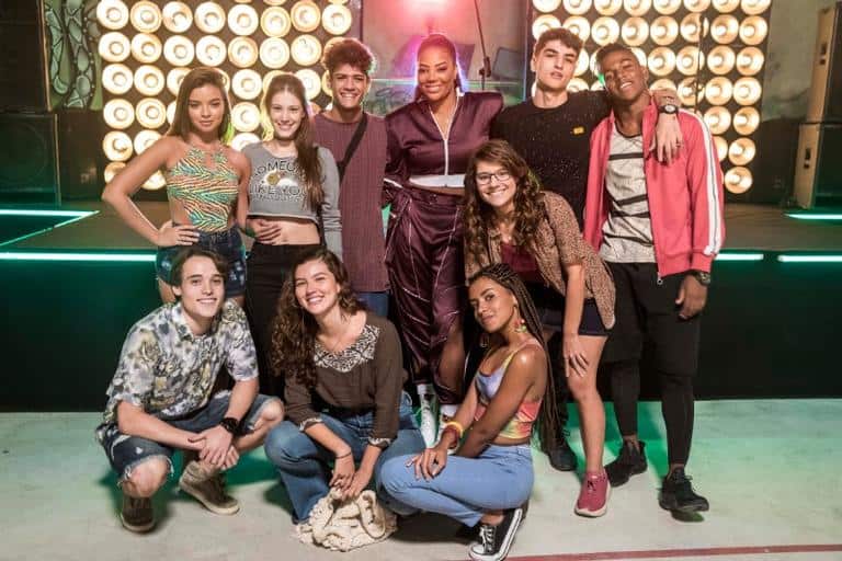 Ludmilla e o elenco de 'Malhação'