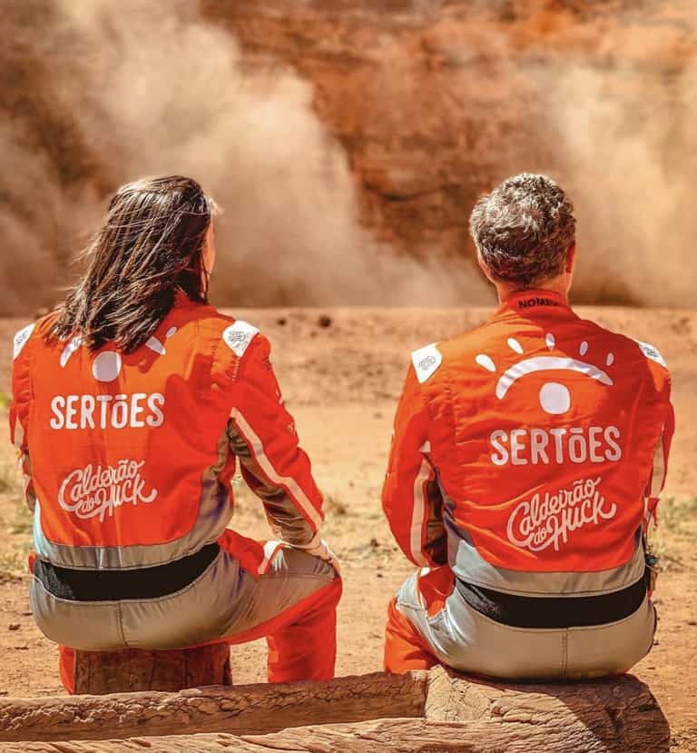 Whindersson Nunes e Luciano Huck acompanham etapa do Rally dos Sertões