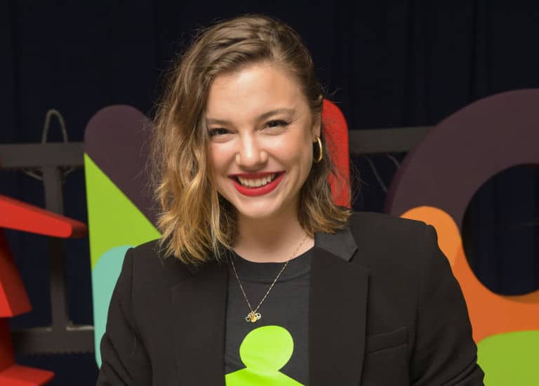 Alice Wegmann revela drama para viver Dalila