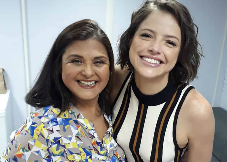 Elizangela e Agatha Moreira nos bastidores de 'A Dona do Pedaço'