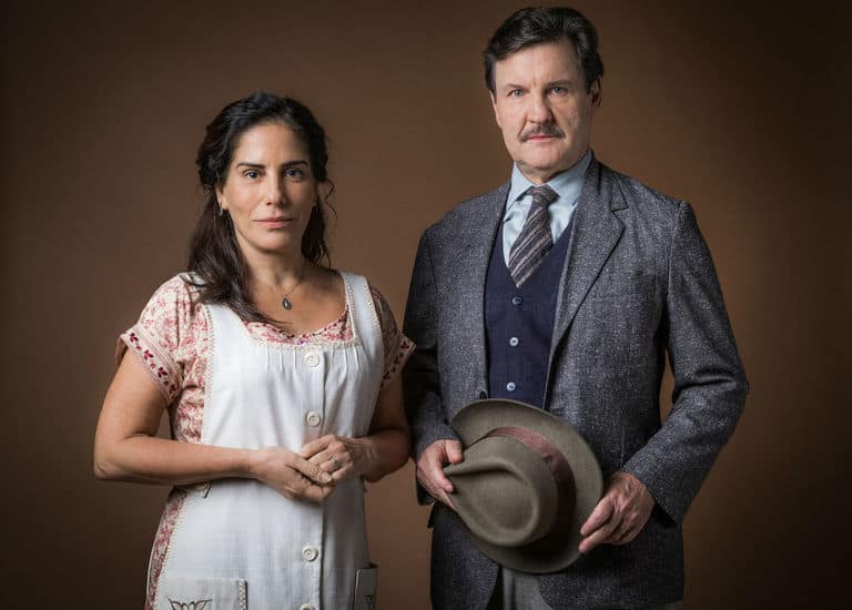 Lola (Gloria Pires) e Júlio (Antonio Calloni)