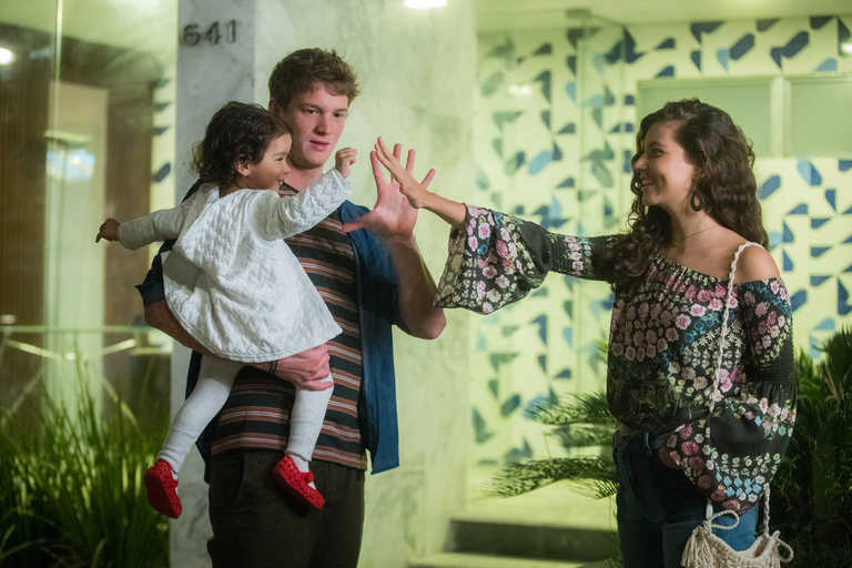 Rita (Alanis Guillen), Filipe (Pedro Novaes) e Nina