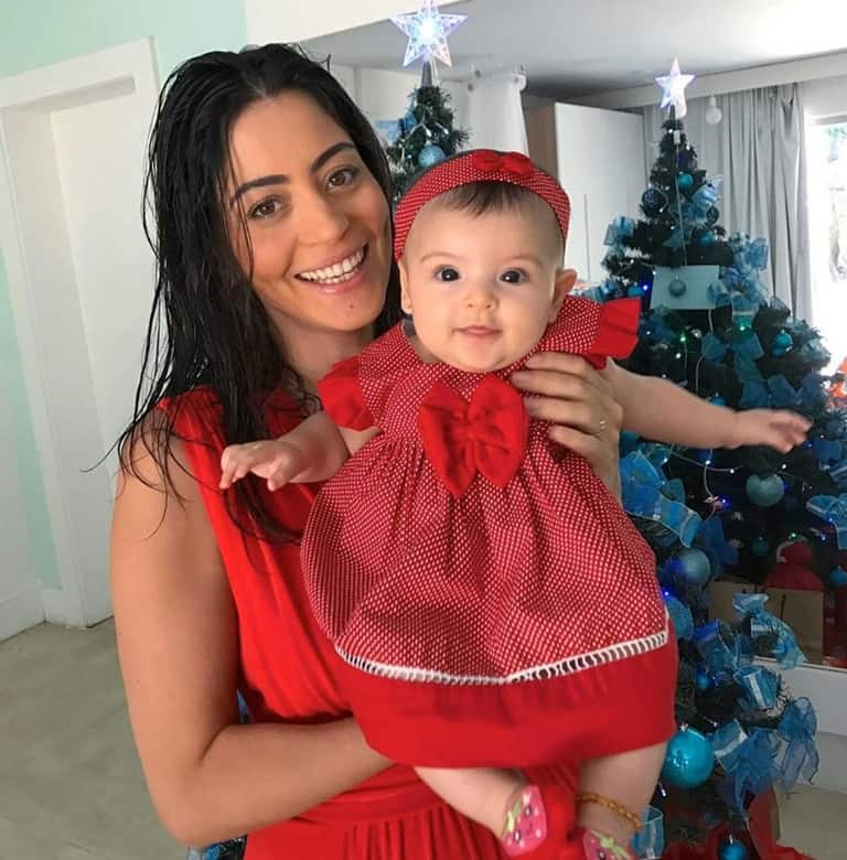 Carol Castro e sua filha - Reprodução Instagram