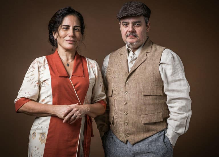 Lola (Gloria Pires) e Afonso (Cássio Gabus Mendes)