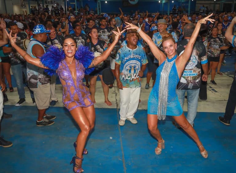 Aline Riscado e Paula Bergamin