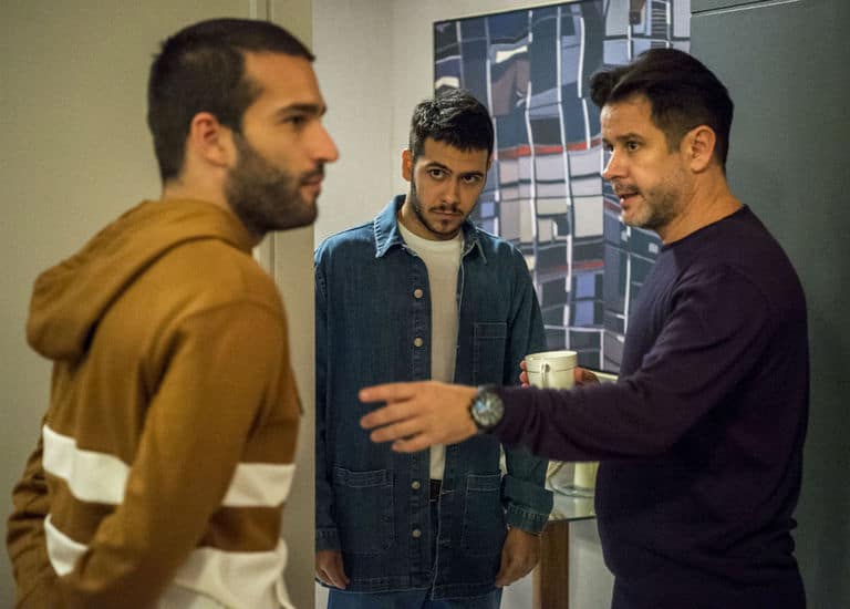 Sandro (Humberto Carrão), Raul (Murilo Benício) e Vinicius (Antonio Benício)