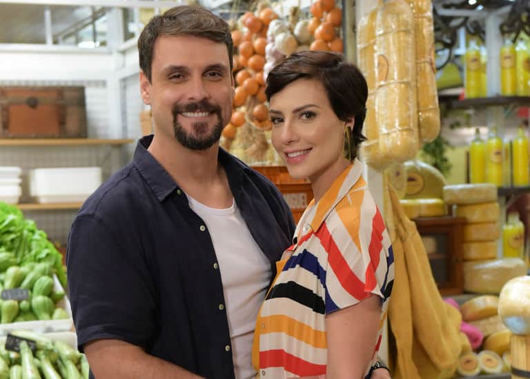 Antônio (Felipe Cunha) e Sophia (Camila Rodrigues)