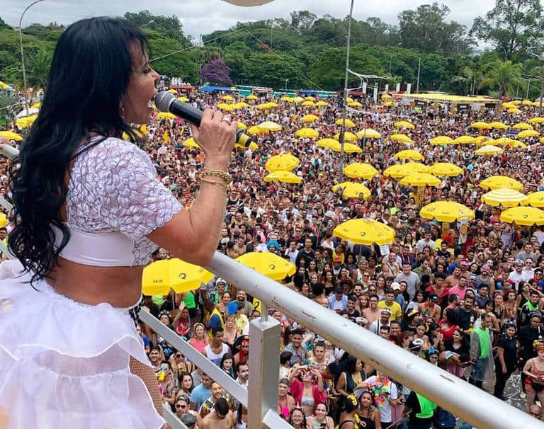 Gretchen comanda o bloco Agrada Gregos