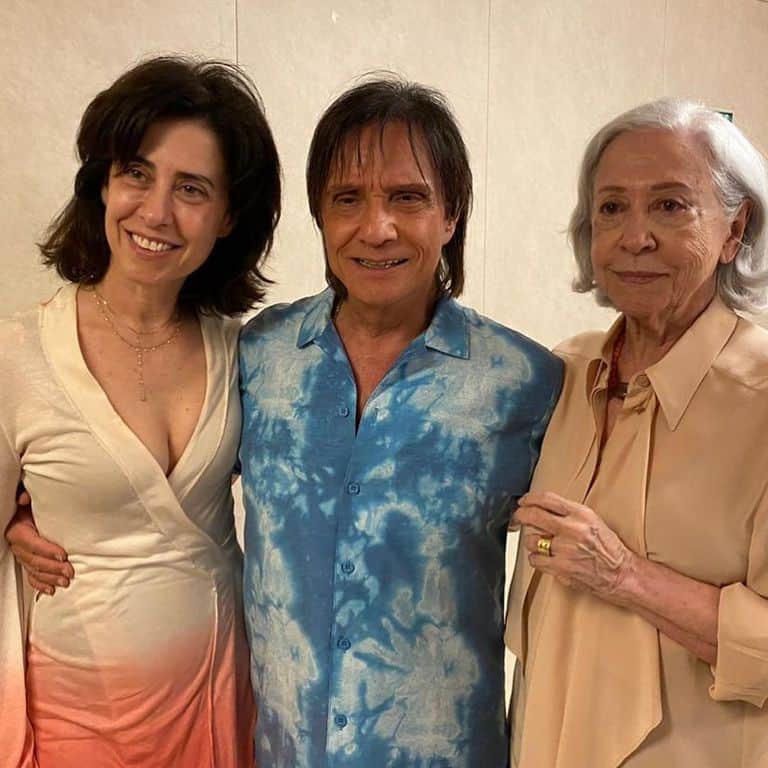 Robero Carlos recebe Fernanda Montenegro e Fernanda Torres