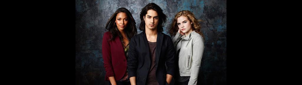 Danny (Avan Jogia), Jo (Maddie Hasson) e Lacey (Kylie BunBury)