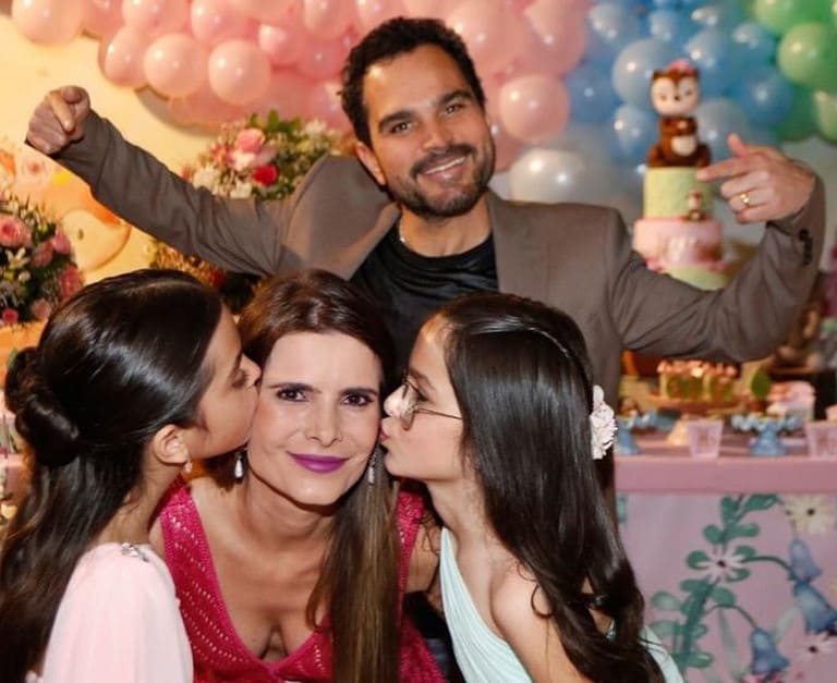 Luciano Camargo e a família em dia de festa