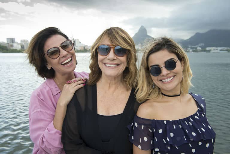 Stella ( Renata Sorrah ), Lívia ( Giovanna Antonelli ) e Cléo ( Vanessa Giácomo )