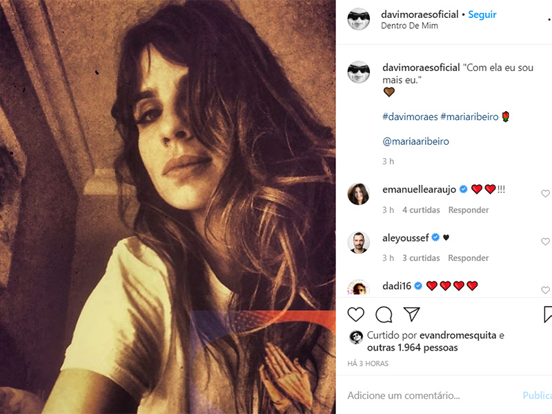 Davi Moraes mostra foto de Maria Ribeiro