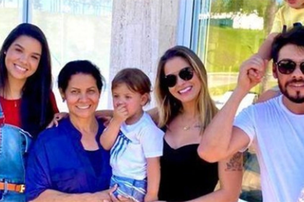 Andressa Suita e a família