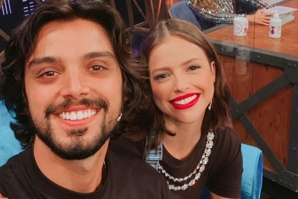 Rodrigo Simas e Agatha Moreira