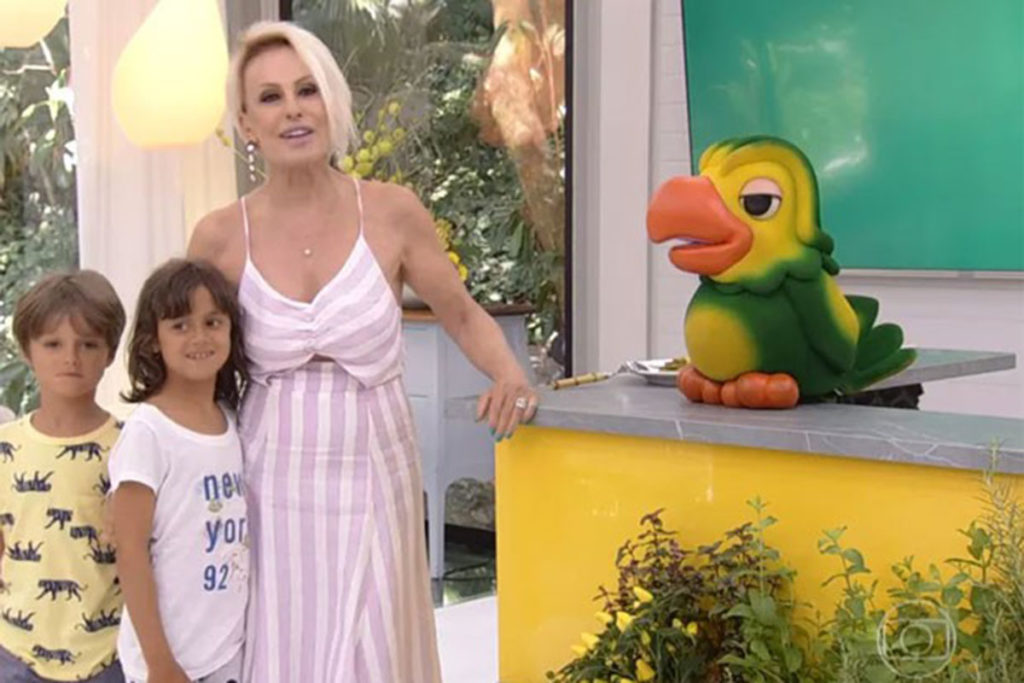 Ana Maria Braga com os netos e o Louro José