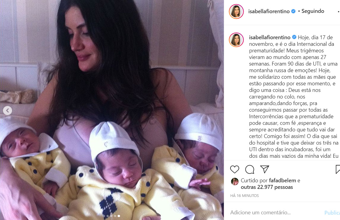 Isabella Fiorentino e os filhos trigêmeos