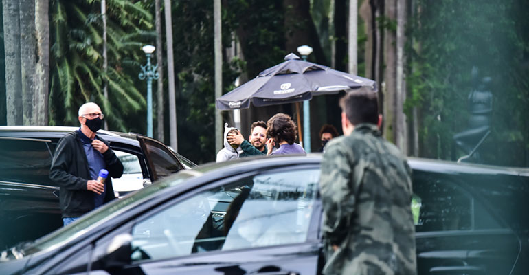 Junior Lima com a família, Otto e Monica Benini