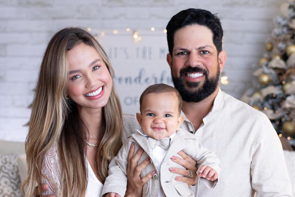 Biah Rodrigues, Theo e Sorocaba fazem ensaio em clima de Natal