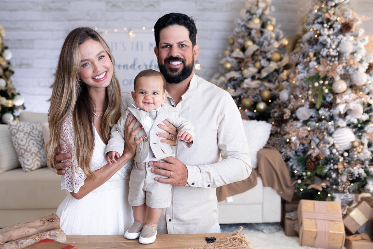 Biah Rodrigues, Theo e Sorocaba fazem ensaio em clima de Natal