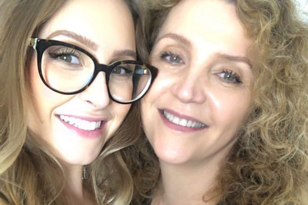 Carla Diaz e a mãe, Mara Diaz