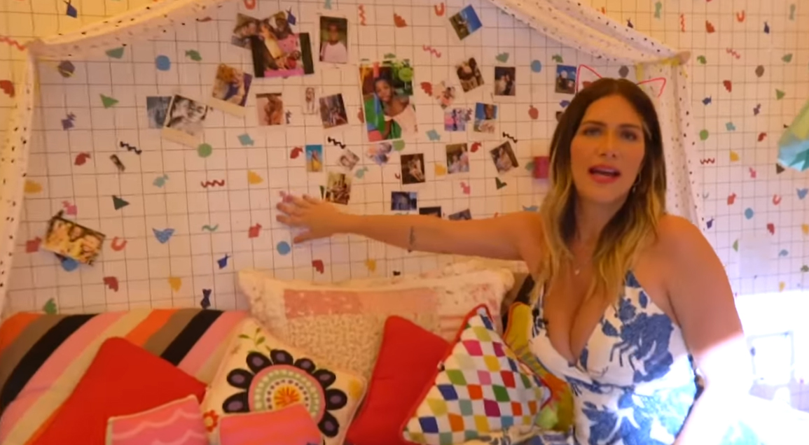 Giovanna Ewbank faz tour no quarto da filha