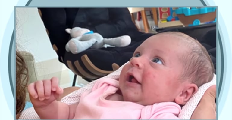 Camilla Camargo apresenta a filha recém-nascida, Julia - Crédito: Reprodução / YouTube