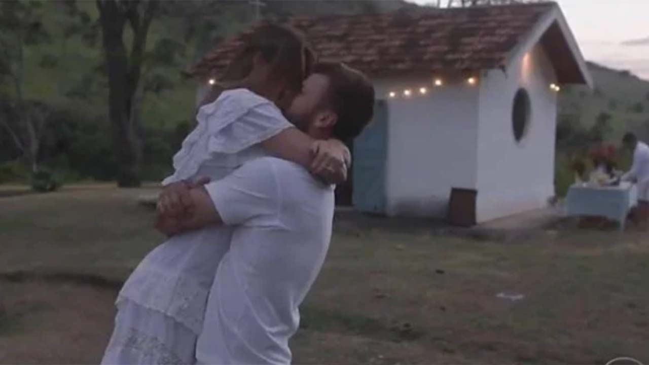 Rodrigo Hilbert construiu capela para se casar com Fernanda Lima na pandemia