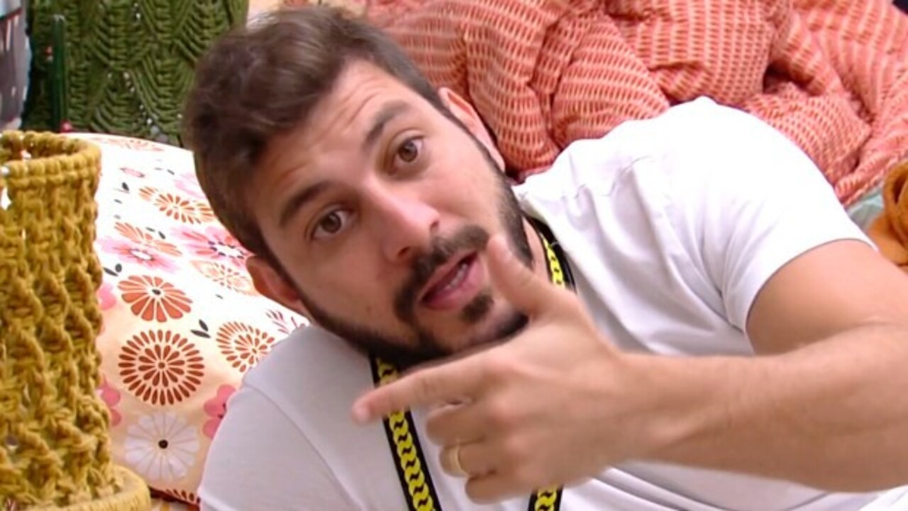 Caio define indicação ao paredão do BB21