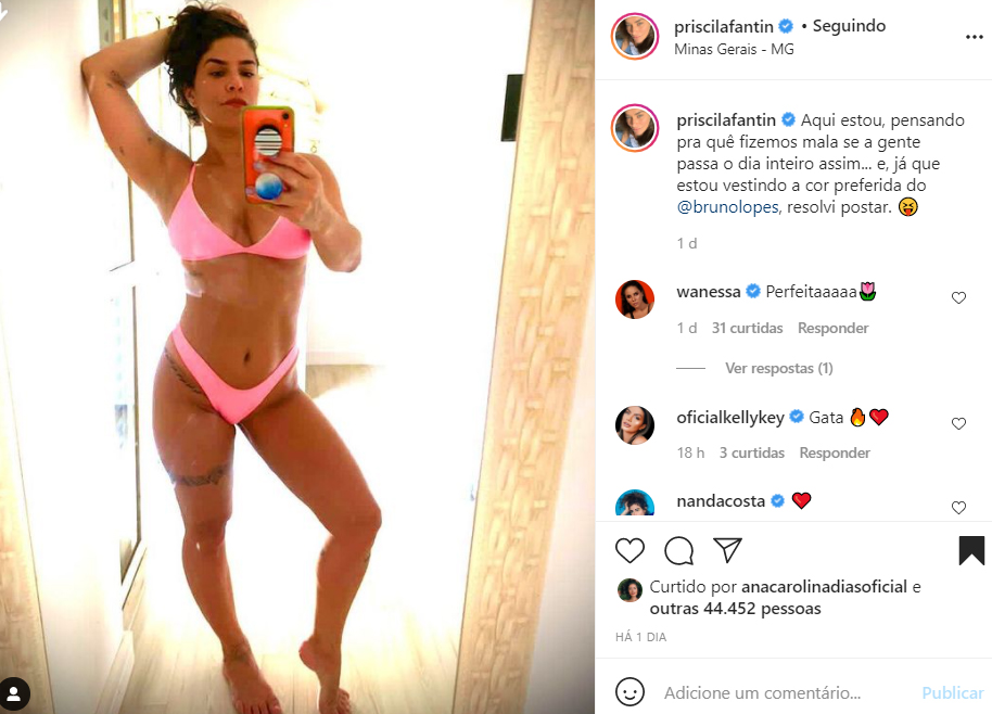 Priscila Fantin mostra foto de biquíni