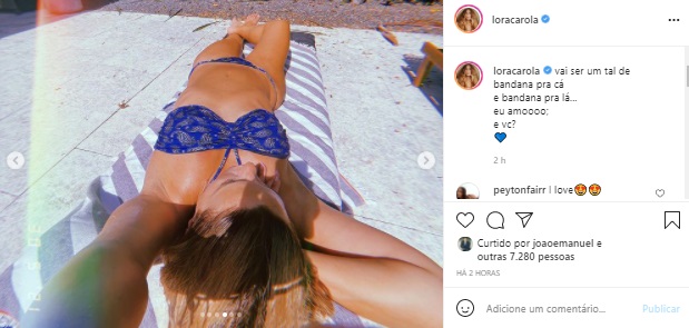 Carolina Dieckmann posa com biquíni fio-dental em dia na piscina