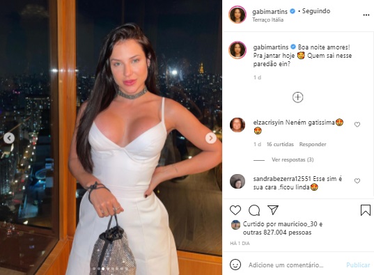 Gabi Martins ostenta decote generoso em foto