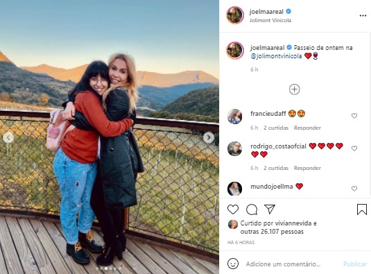 Joelma surge em foto rara com a filha 