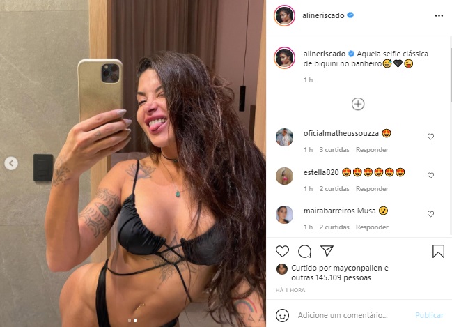 Aline Riscado arrasa ao usar biquíni cavadíssimo