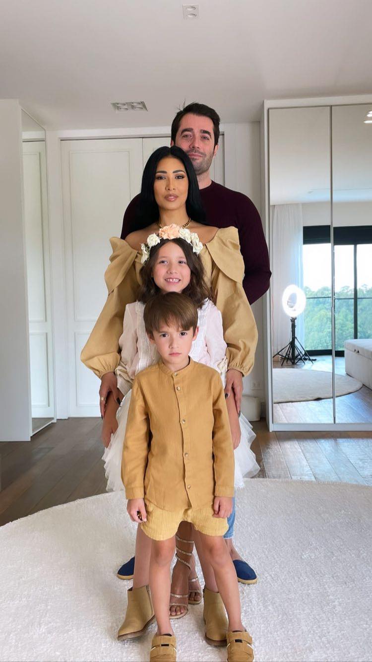 Simaria reúne marido e os dois filhos em nova foto 