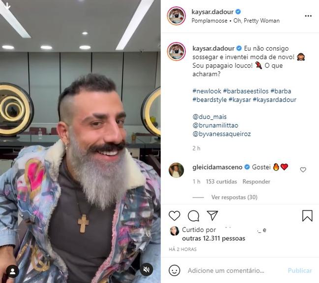 Kaysar Dadour muda o visual e aparece com barba cinza