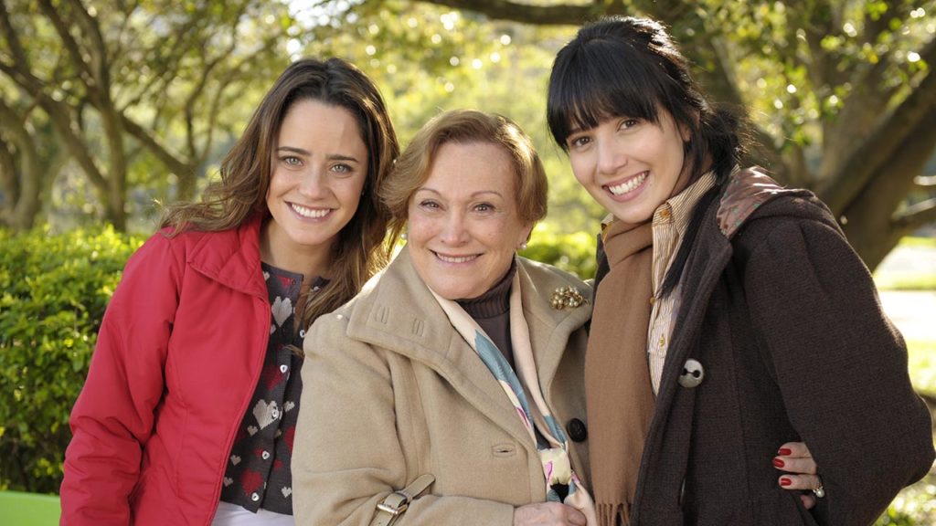 Fernanda Vasconcellos, Nicette Bruno e Marjorie Estiano nos bastidores de A Vida da Gente - Crédito: TV Globo / Renato Rocha Miranda