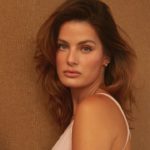 Isabeli Fontana muda radicalmente o visual