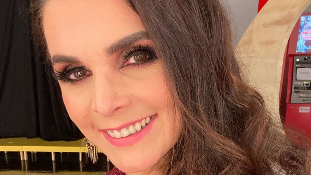 Luiza Ambiel ostenta corpão em foto de biquíni