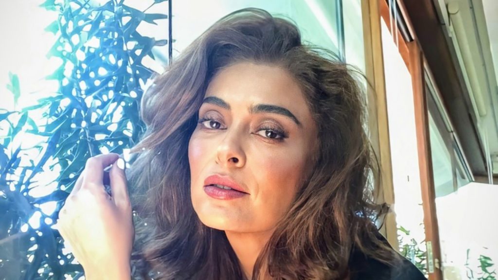 Juliana Paes em look especial