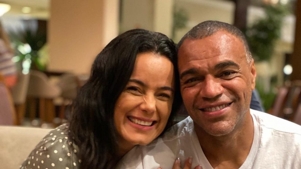 Denilson faz homenagem à esposa