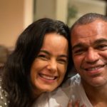 Denilson faz homenagem à esposa