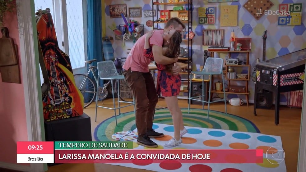 Rodrigo Hilbert e Larissa Manoela na Globo - Crédito: Reprodução / Globo