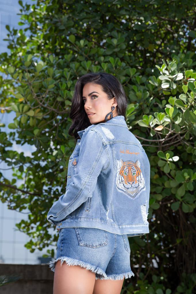 Daniela Albuquerque lança coleção de jeans - Crédito: Divulgação