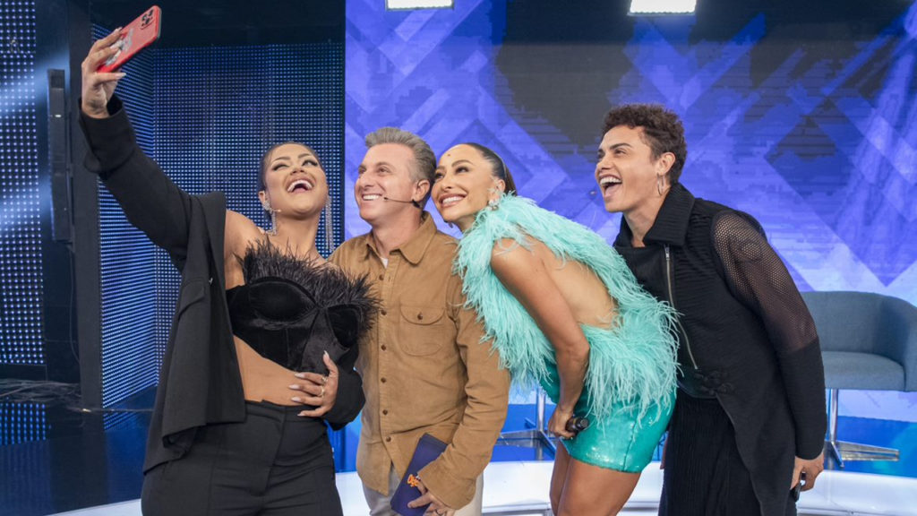 Camila Loures, Luciano Huck, Sabrina Sato e Silvero Pereira Créditos: Globo/ Fábio Rocha