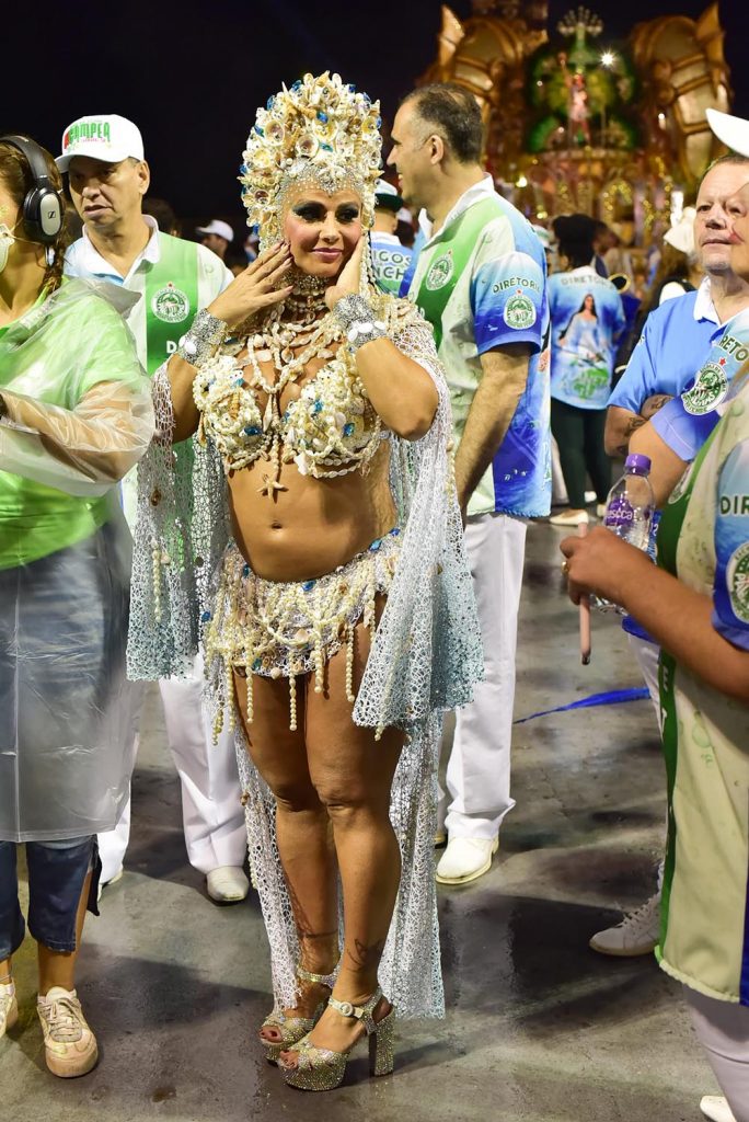 Viviane Araújo no desfile das campeãs - Crédito: Leo Franco / AgNews