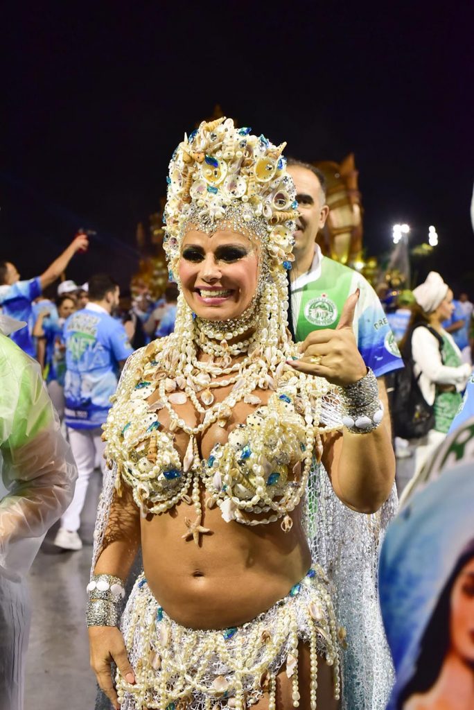 Viviane Araújo no desfile das campeãs - Crédito: Leo Franco / AgNews