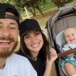 Fred e Bianca Andrade com o filho, Cris