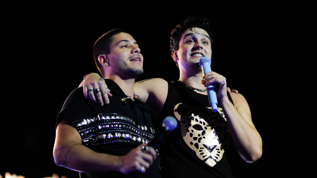 Arthur Aguiar e Luan Santana - Crédito: Eduardo Martins / AgNews